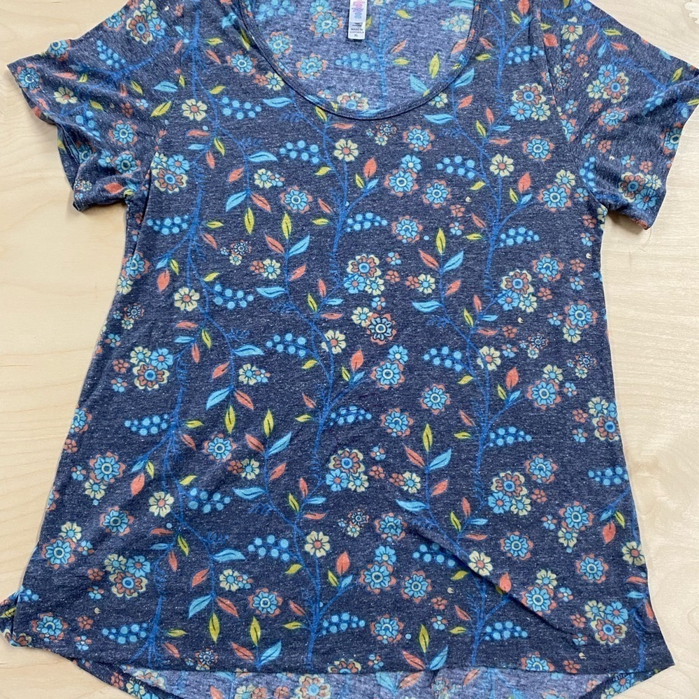 Lularoe ClassicTee size XL (CR)
